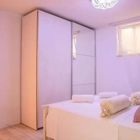 Tamaris S Privatnim Bazenom 700m Od Mora Villa