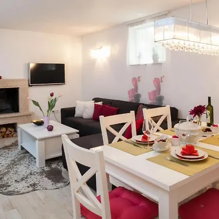 Tamaris S Privatnim Bazenom 700m Od Mora * Makarska