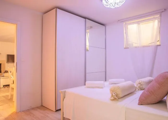 Tamaris S Privatnim Bazenom 700m Od Mora Villa