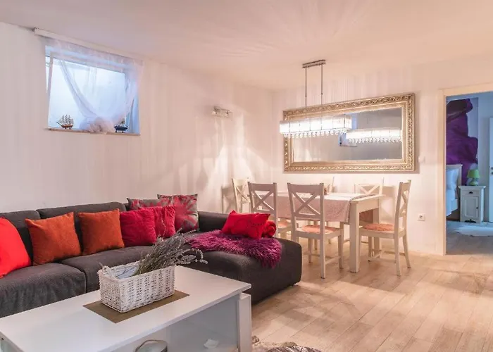 Tamaris S Privatnim Bazenom 700m Od Mora Makarska