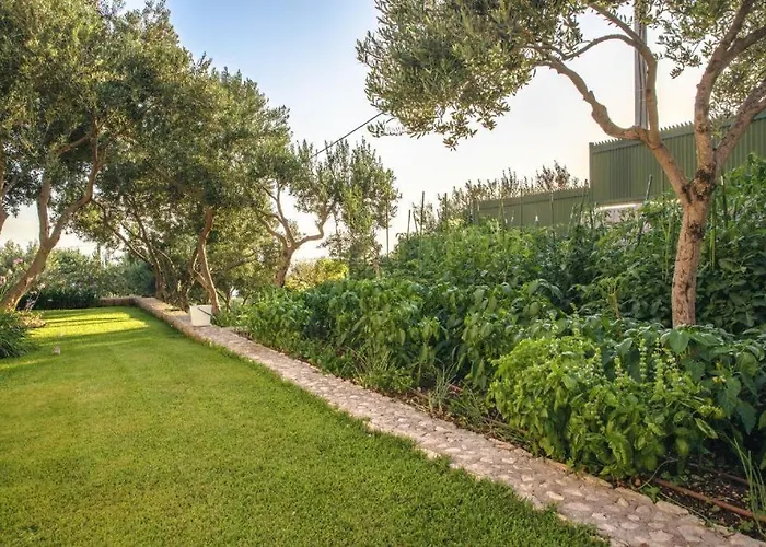 Tamaris S Privatnim Bazenom 700m Od Mora Makarska