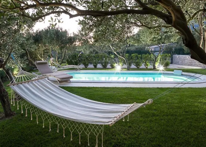 Tamaris S Privatnim Bazenom 700m Od Mora Villa *