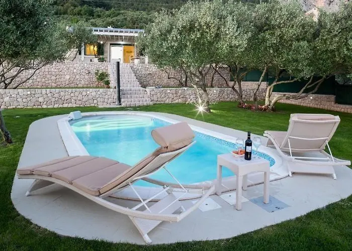 Tamaris S Privatnim Bazenom 700m Od Mora Villa