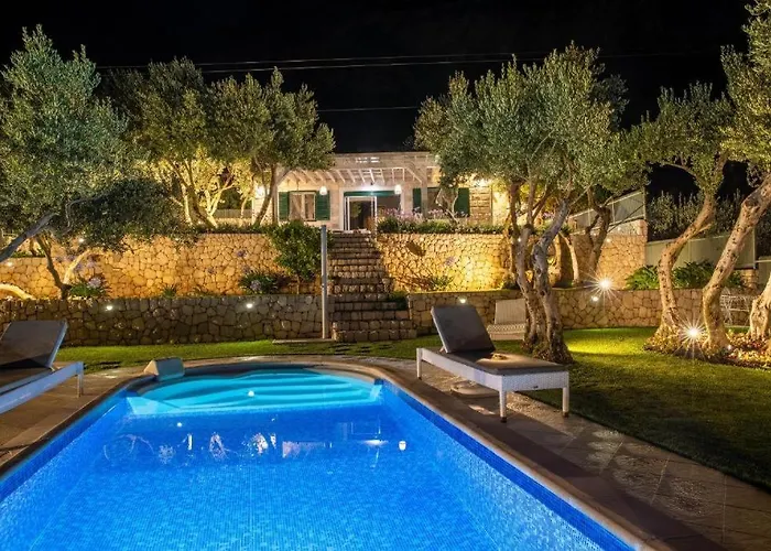 Villa Tamaris S Privatnim Bazenom 700m Od Mora Makarska