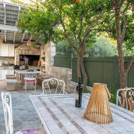 Vila Tamaris S Privatnim Bazenom 700m Od Mora *